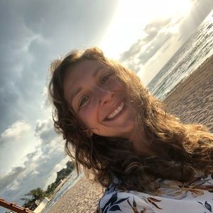 Meet your Posher, Aline